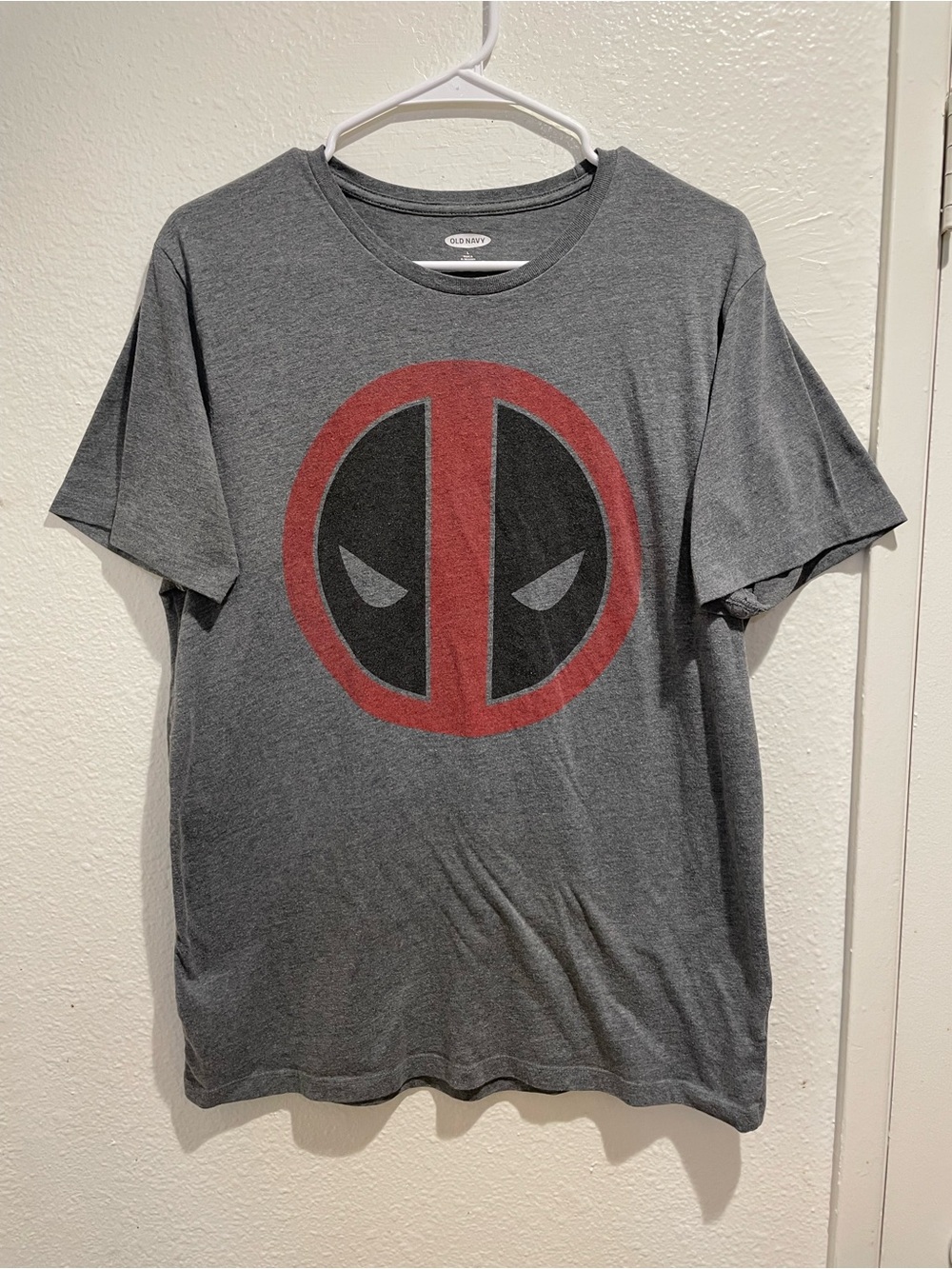 Old Navy Deadpool Marvel Graphic Print T-Shirt Gray Crew Neck Short Sleeve L